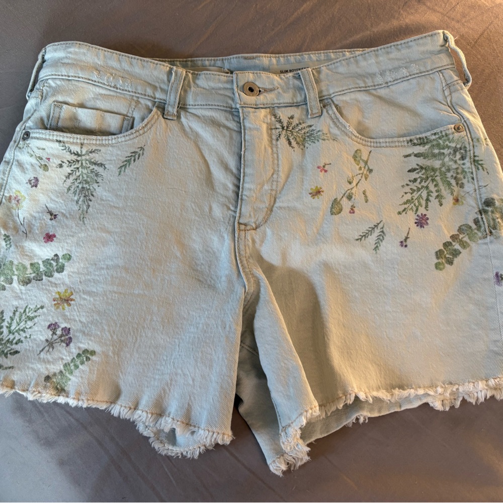 Pilcro & The Letterpress Slim Boyfriend shorts